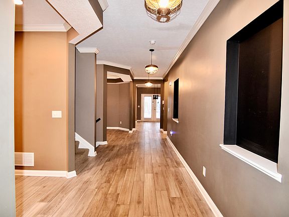 4th image of 10173 Summersweet Way