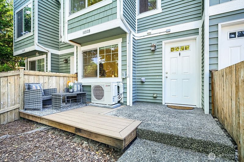 3rd image of 11212 Greenwood Avenue N #B