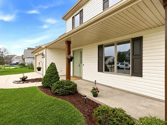 3rd image of 195 Greenpointe Pkwy