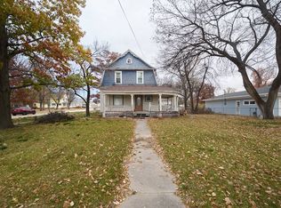 737 W 4th Ave, Red Cloud, NE 68970