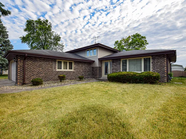 10538 S Vicky Ln, Oak Lawn, IL 60465