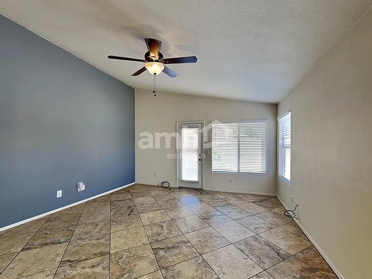 1130 W Lark Dr — Photo 5