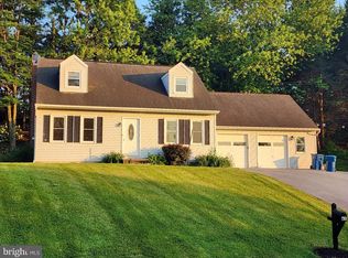 67 Angela Dr, Elizabethtown, PA 17022