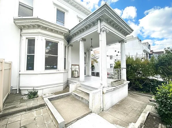 14-28 Astoria Park S, Astoria, NY 11102