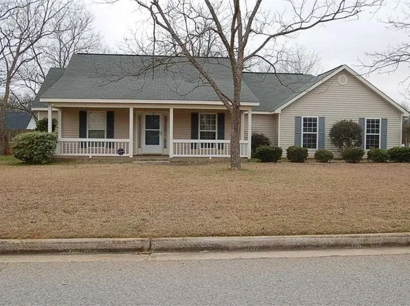 400 Grove Ln, Kathleen, GA 31047