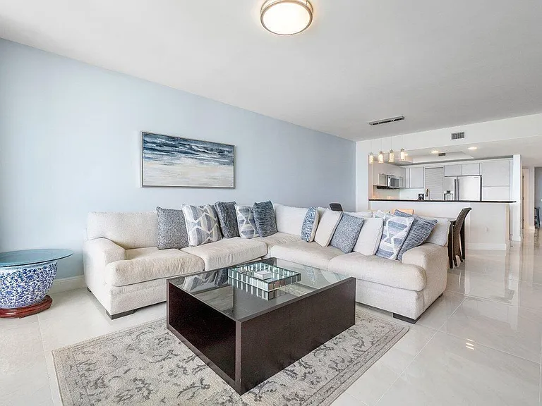 2650 Lake Shore Dr #1003 — Photo 2