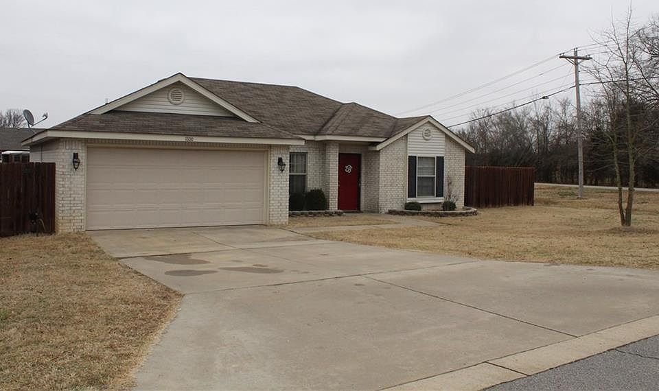 1st image of 1800 Forest Oaks Dr