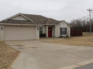 1800 Forest Oaks Dr, Van Buren, AR 72956