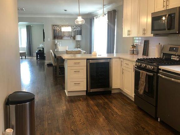 2nd image of 6137 N Richmond St APT 2