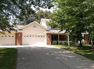 7016 S Saddlebrook Dr, Mapleton, IL 61547