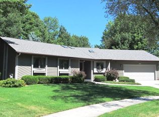 2224 Creekside Ct, Sheboygan, WI 53081
