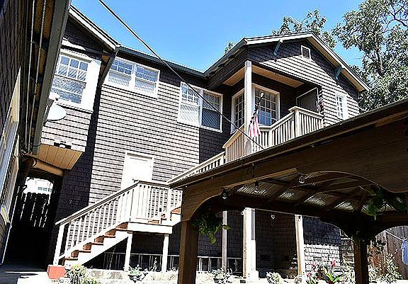 3rd image of 638 Virginia St Unit B