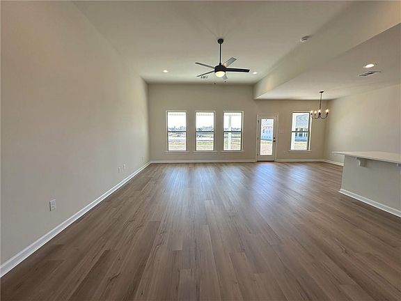 3rd image of 20500 Cornerstone Rd