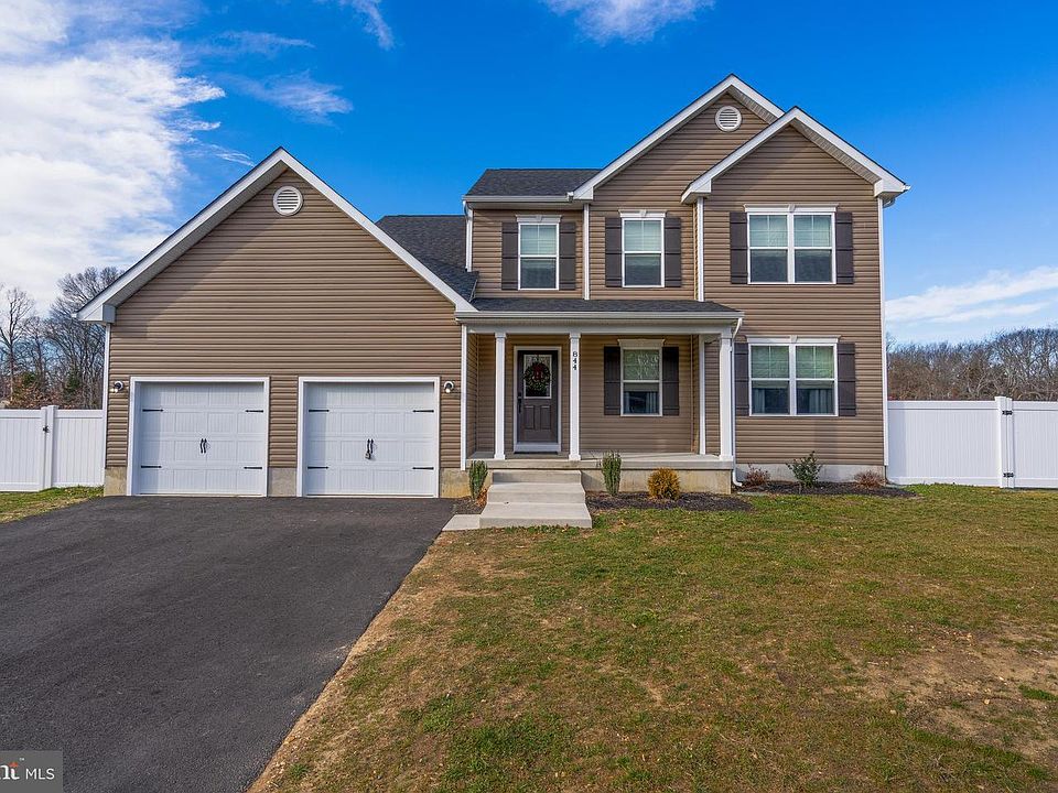 1st image of 844 Chapel Dr
