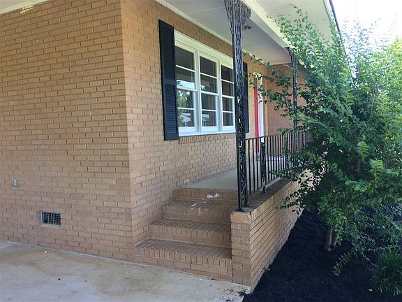 3rd image of 110 Woodland Dr