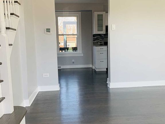4th image of 7408 W Palatine Ave
