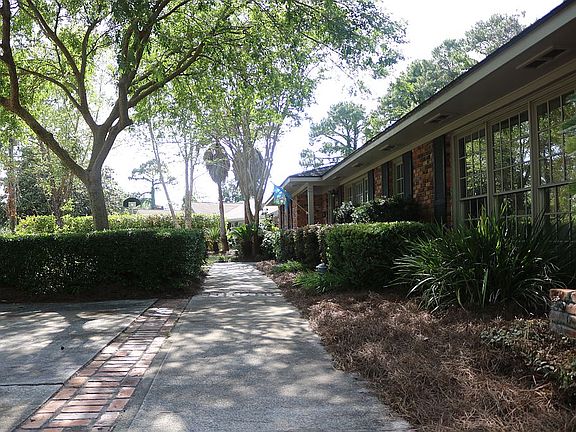 3rd image of 3268 Lakeside Dr