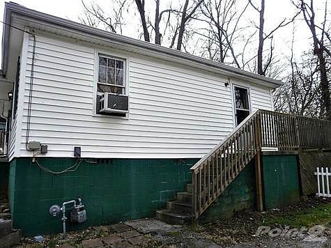 3rd image of 101 Lancaster Ct
