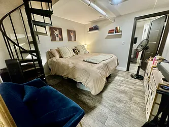 Rented by R New York