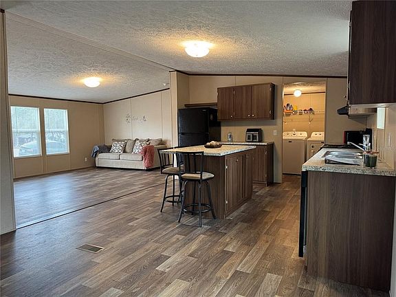 3rd image of 18472 SE 58TH PLACE