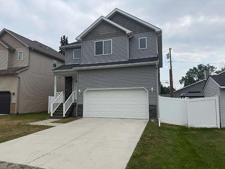 15894 Camperdown Ave — Photo 1