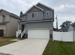 15894 Camperdown Ave, Clinton Township, MI 48035