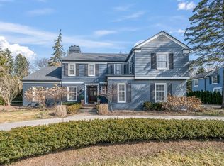 654 Hamilton Rd, Bloomfield Hills, MI 48301