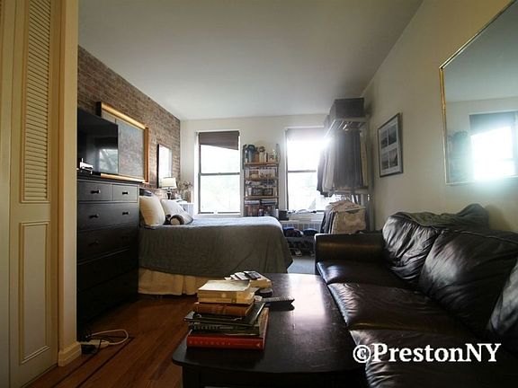 4th image of 245 E 77th St APT 4RW