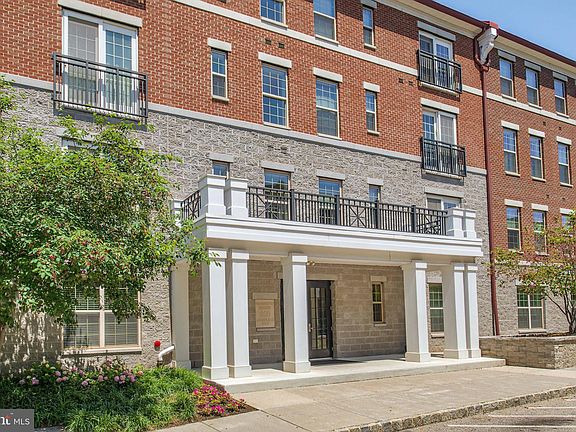 2nd image of 800 Admirals Way Unit 1816