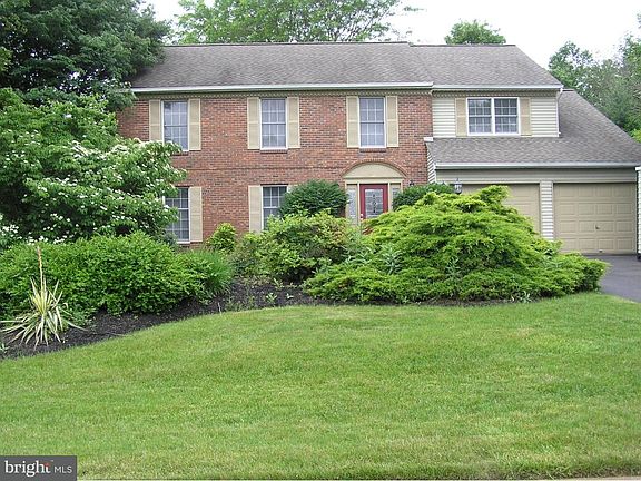 2nd image of 222 Saxony Dr