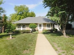 6130 Oak St, Kansas City, MO 64113