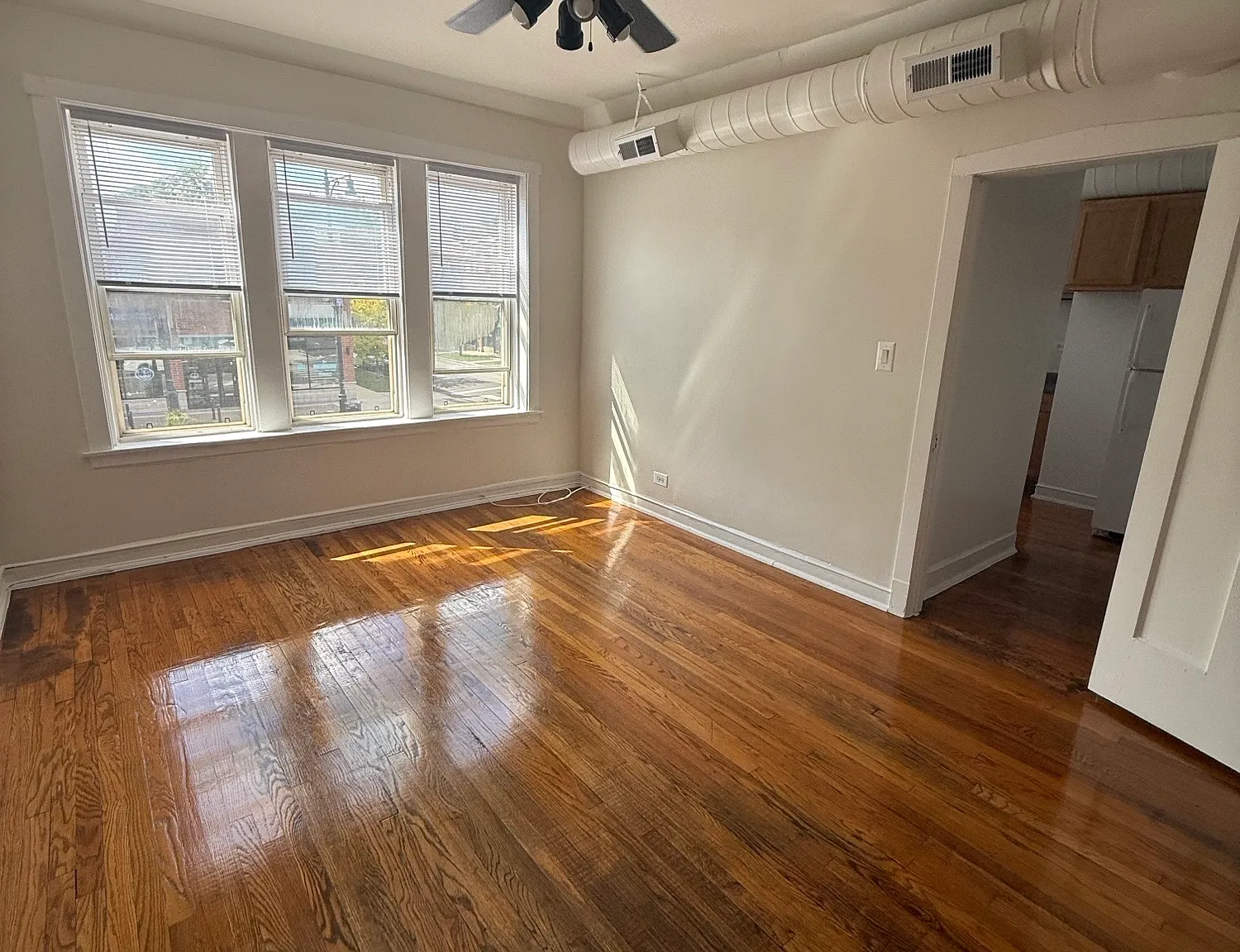 1 bed, 1.0 bath, 800 sqft, $1,400 — Photo 1