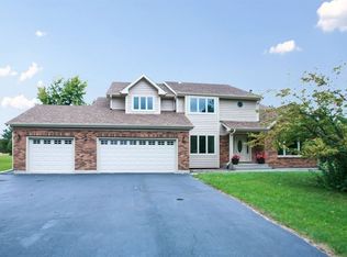 10214 Saddlebred Trl, Woodstock, IL 60098