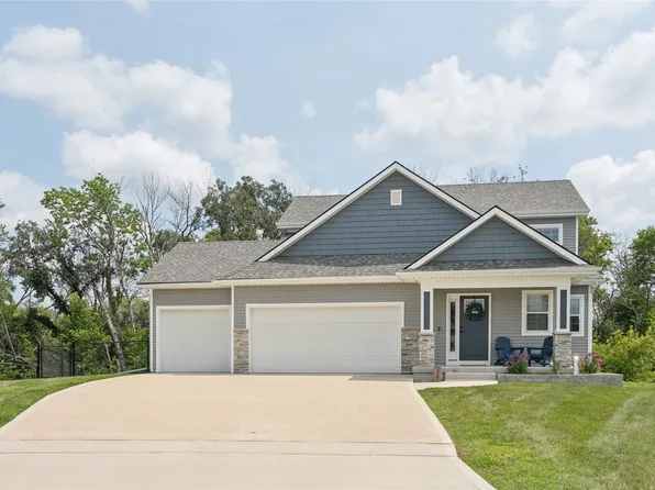 305 Magnolia Point, Winterset, IA 50273