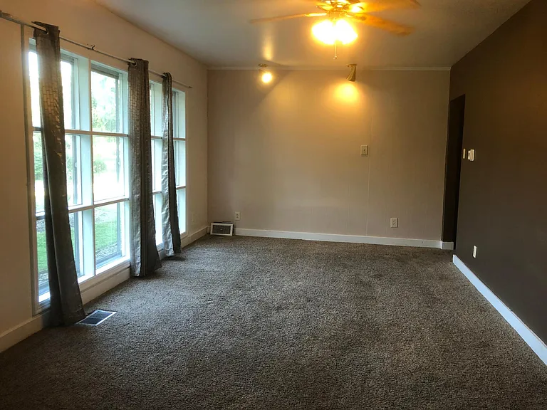 300 Heikes Ave — Photo 5