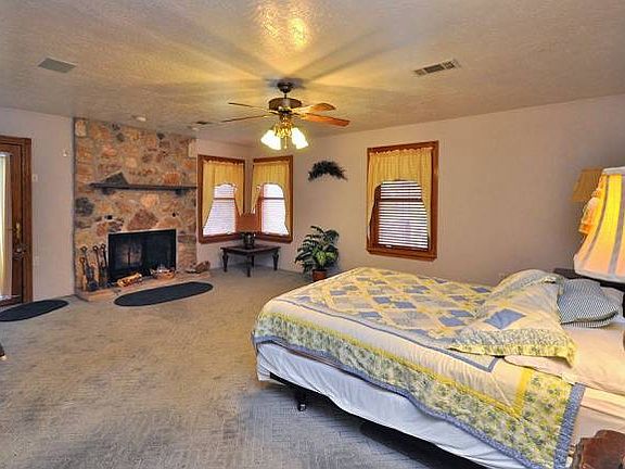 5th image of 1360 Stallion Springs Dr