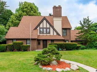 746 Oakridge Dr, Jackson, MI