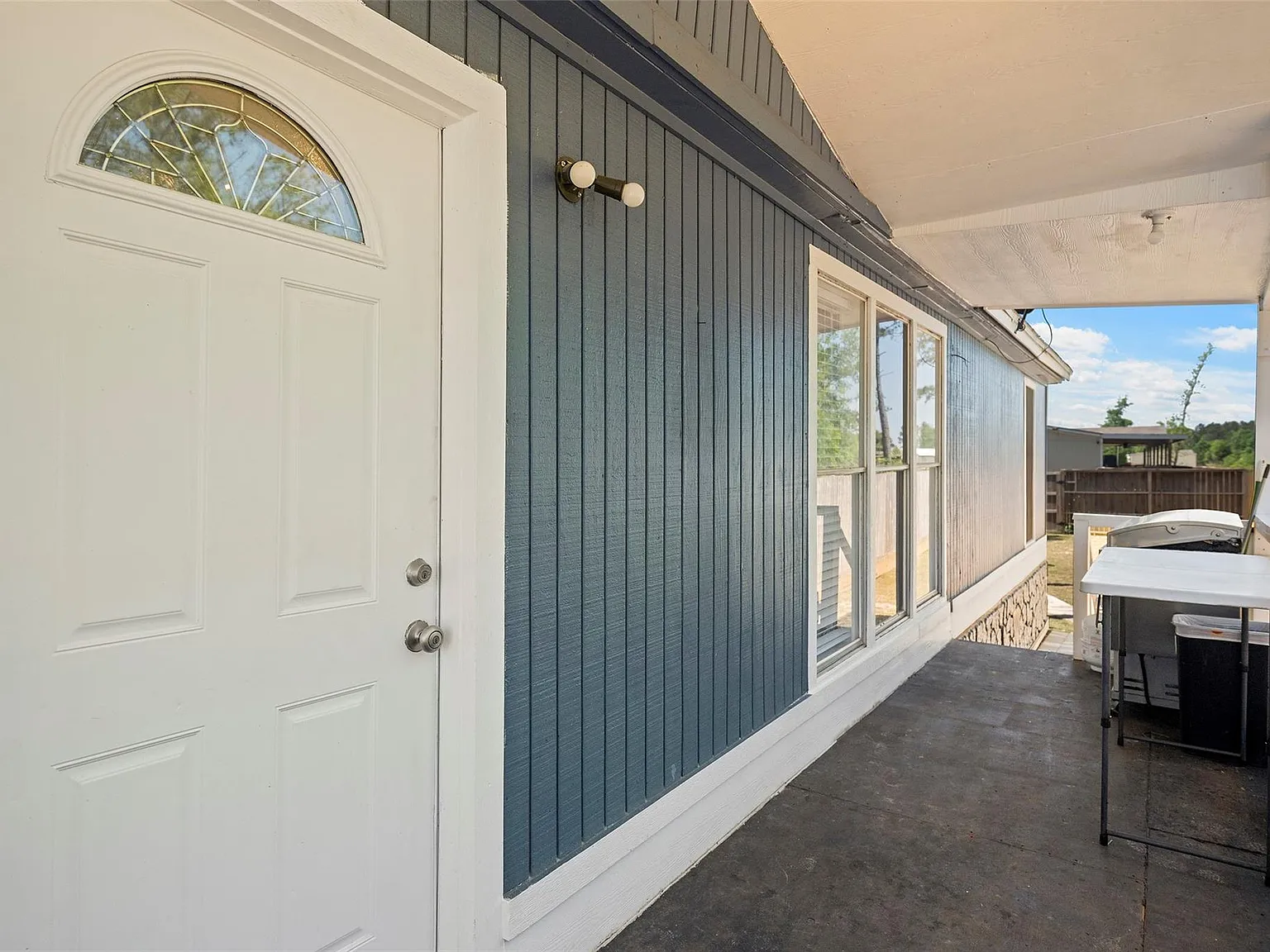 3 bed, 2.0 bath, 1560 sqft, $1,500 — Photo 2