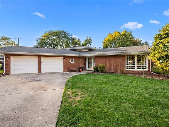 2nd image of 1333 Merrimac Pl