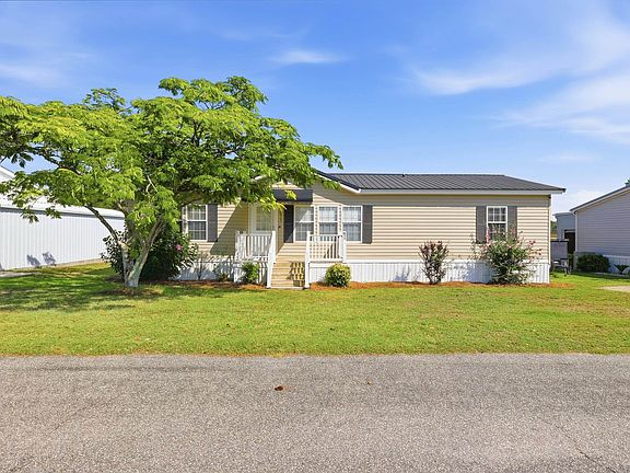 4th image of 811 Waterway Dr.