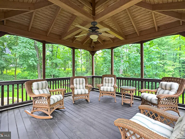 7614 Woodridge Cir — Photo 47