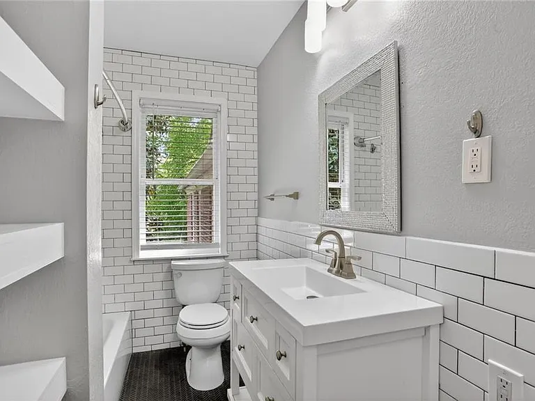 115 Peachtree Memorial Dr NW #C4 — Photo 10