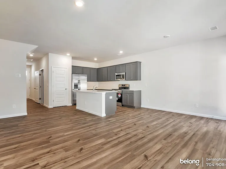 2735 Winn Mill Dr — Photo 4