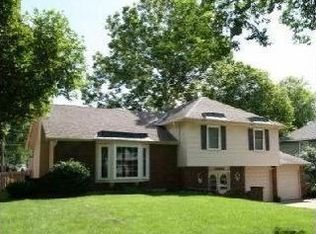10408 W 92nd Pl, Overland Park, KS 66214