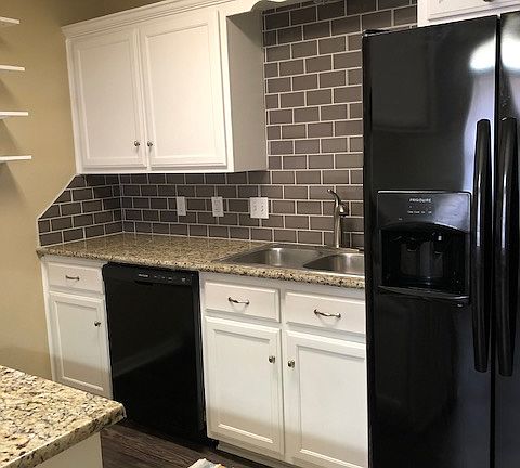3rd image of 1610 Bagby Ave