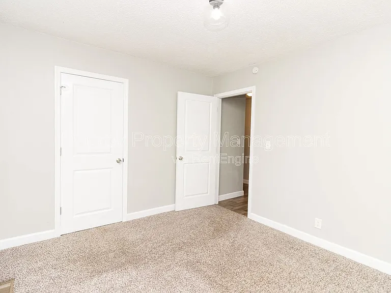 3629 Thrushwood Dr — Photo 15