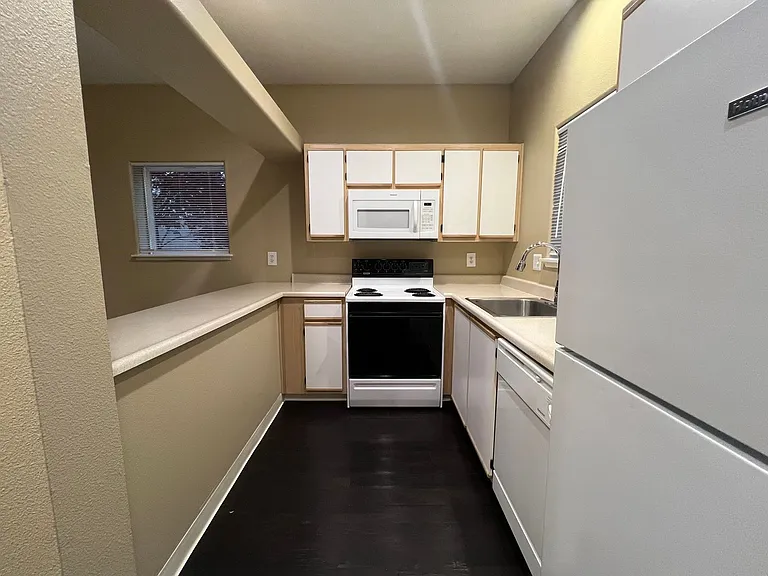 Goose Hollow Townhomes — Photo 11