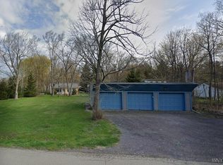 718 Beach Rd, Angola, NY 14006