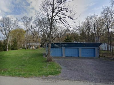 718 Beach Rd, Angola, NY, 14006