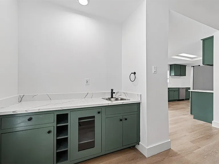 1834 Shadow Rock Dr — Photo 20